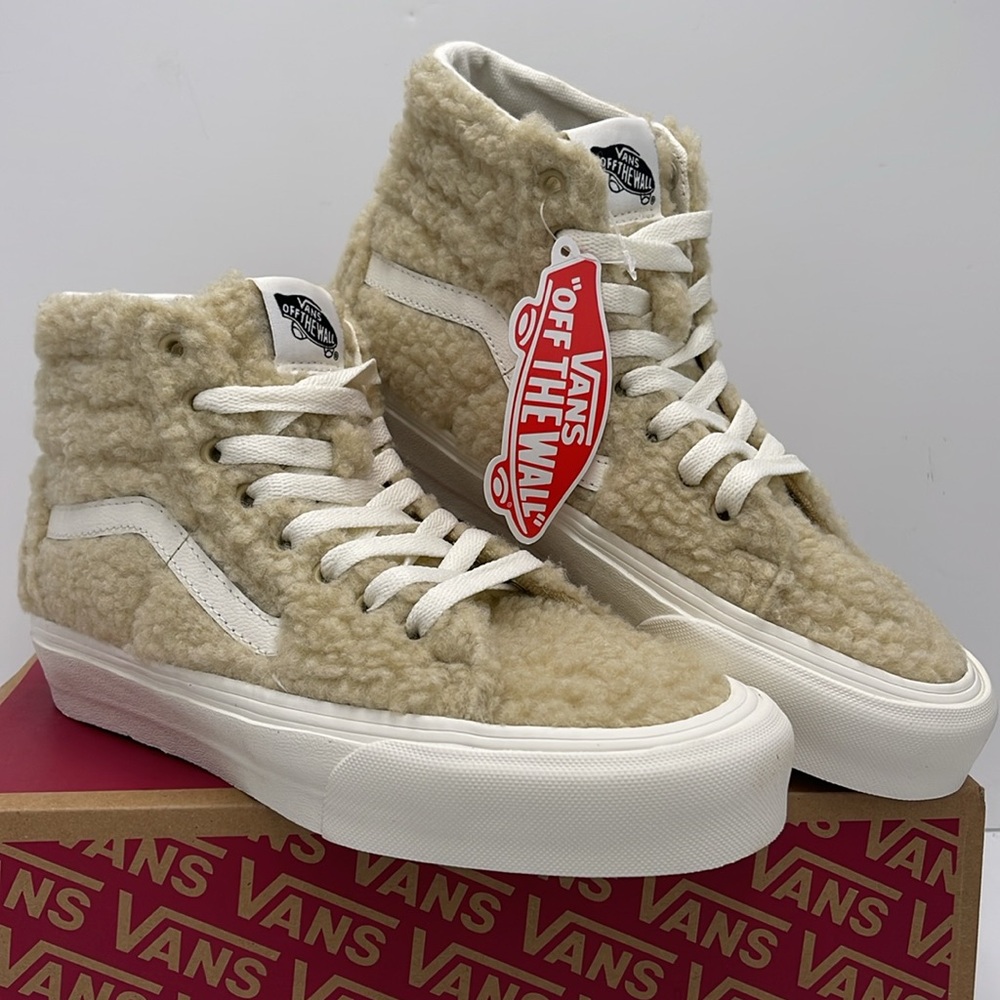 Vans WMNS Sk8-Hi Tapered Sneakers Sk8-Hi Tapered
Cozy Hug Mojave Desert
Sherpa - Picture 4 of 16